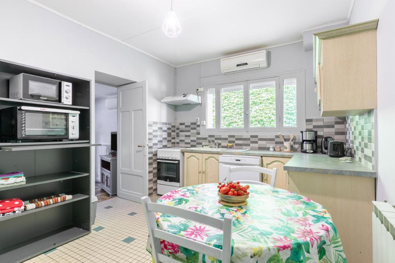 Ombrelle Villa Le Pian-sur-Garonne Bagian luar foto