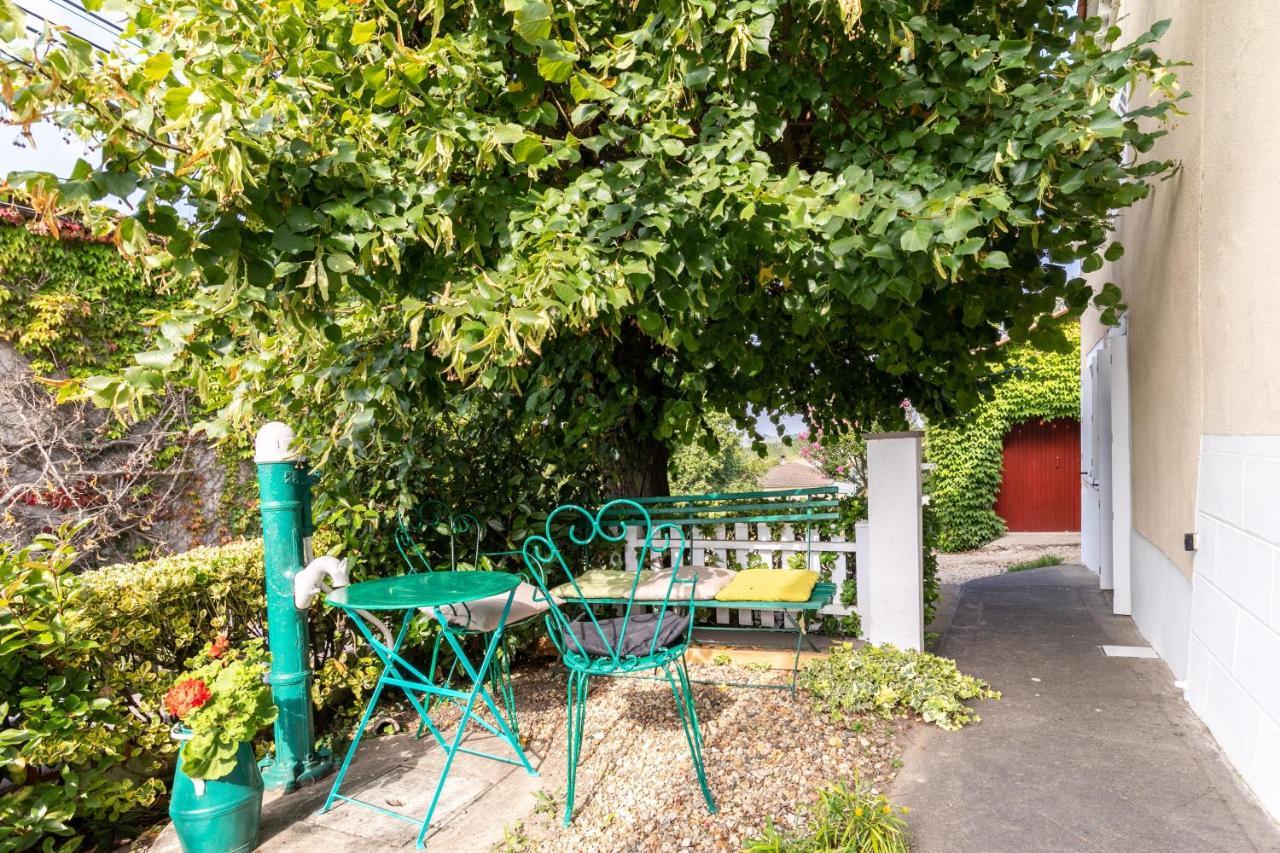 Ombrelle Villa Le Pian-sur-Garonne Bagian luar foto